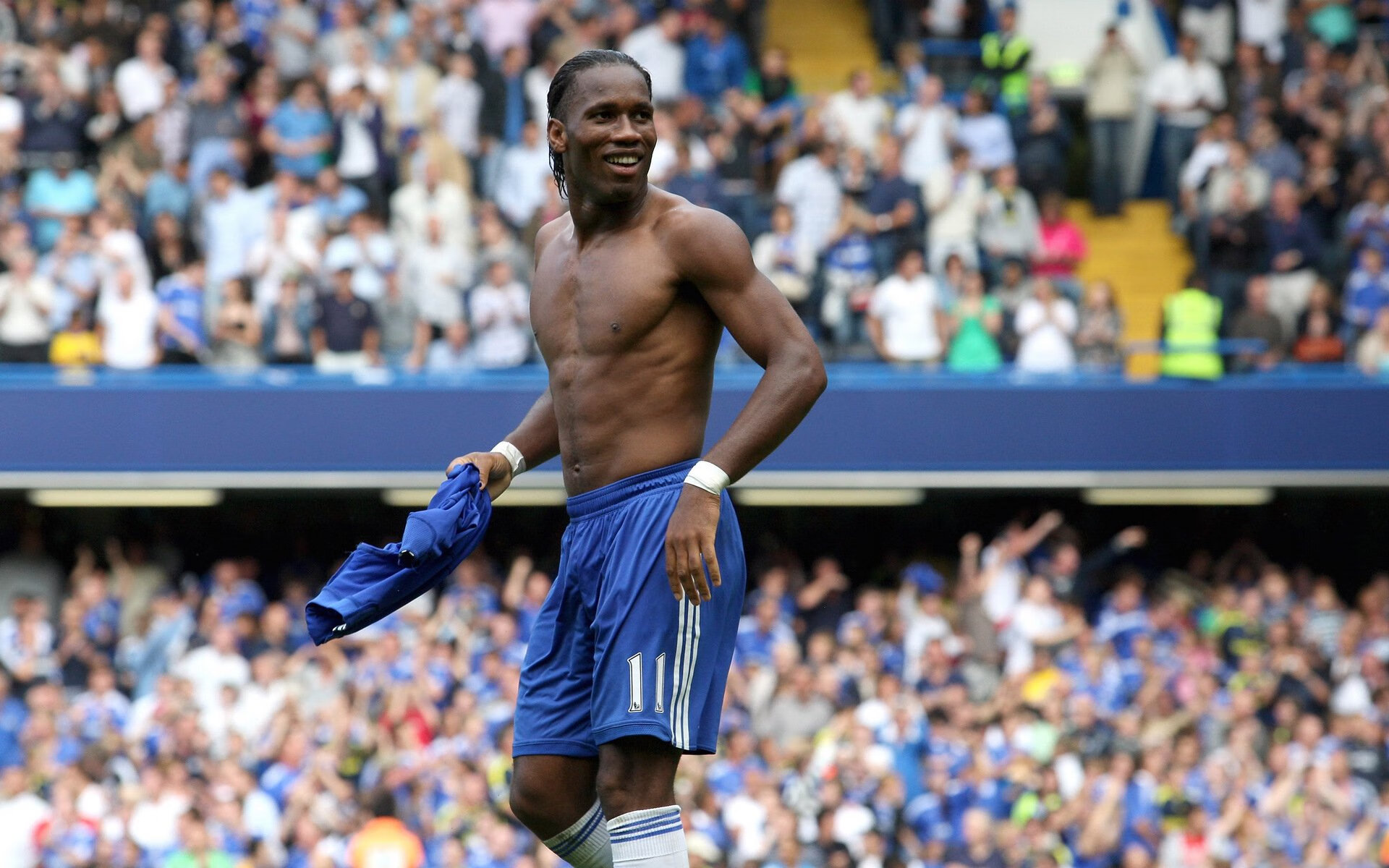 波兰血拼加拿大,库尔图瓦彻底打爆防线,一场改写命运的对决